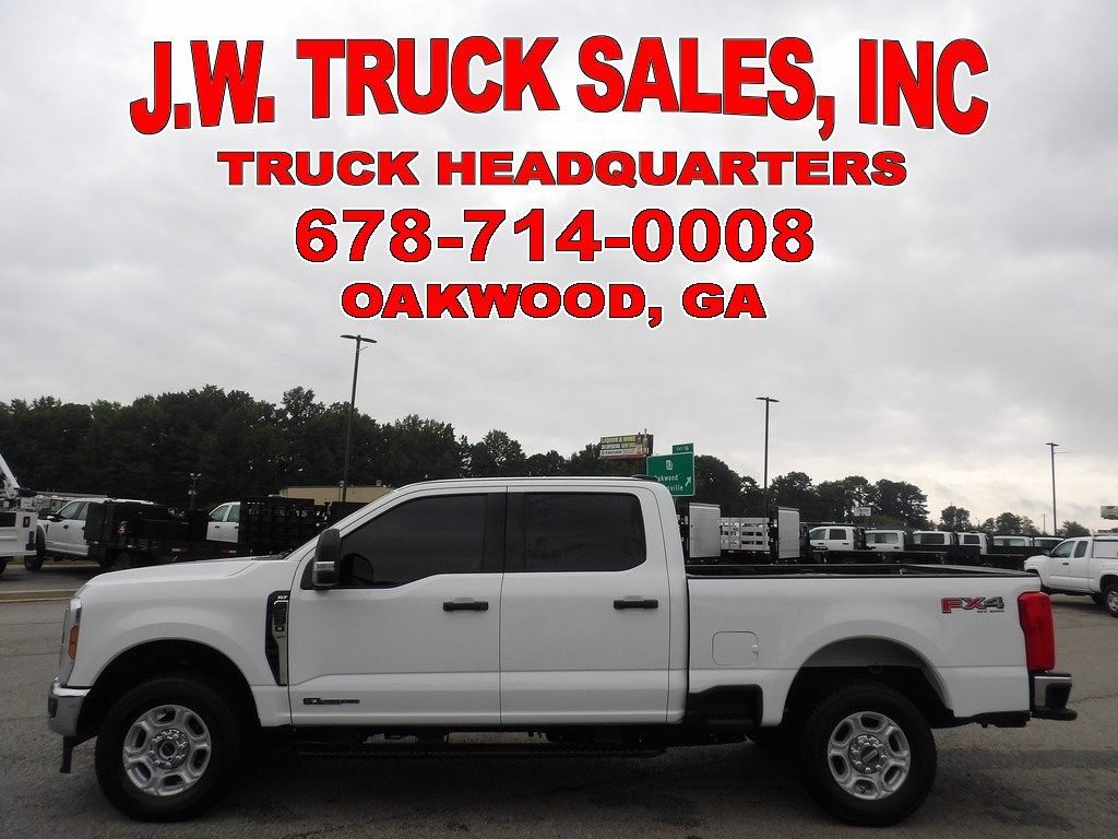 Used 2025 Ford F250 XLT w/ FX4 Off-Road Package AWD/4WD image 2