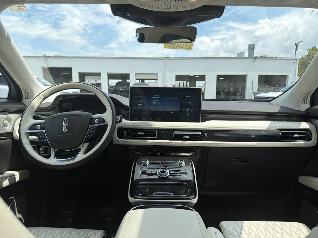 Certified 2023 Lincoln Nautilus Black Label AWD/4WD image 19