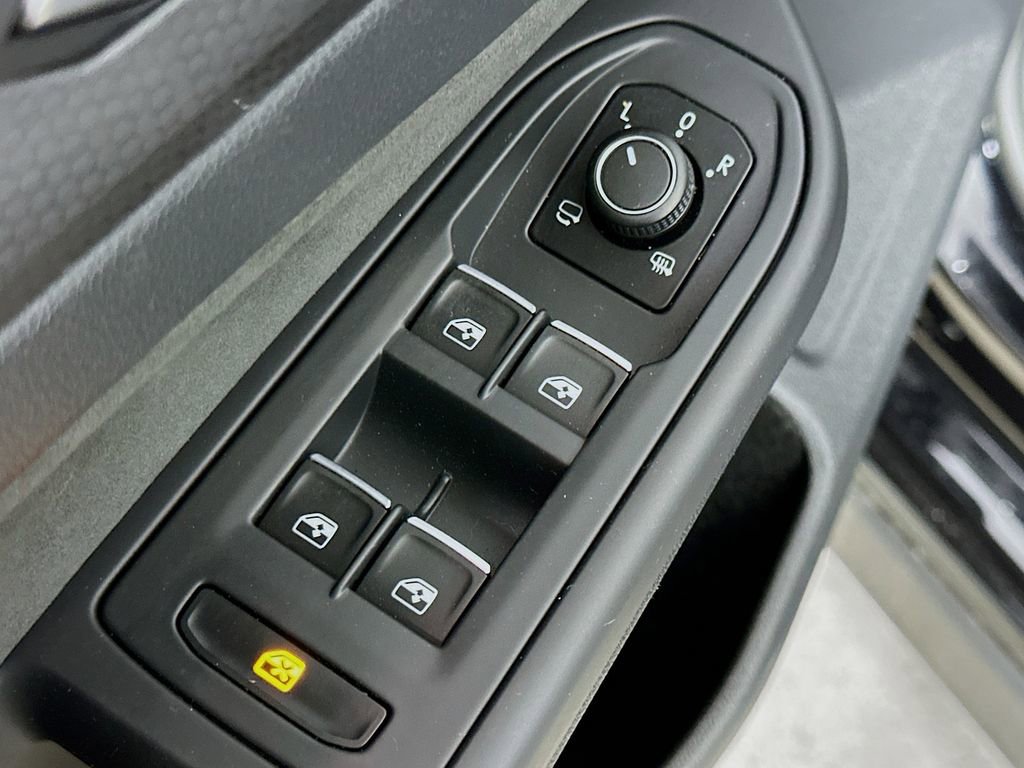 Used 2024 Volkswagen GTI SE image 18