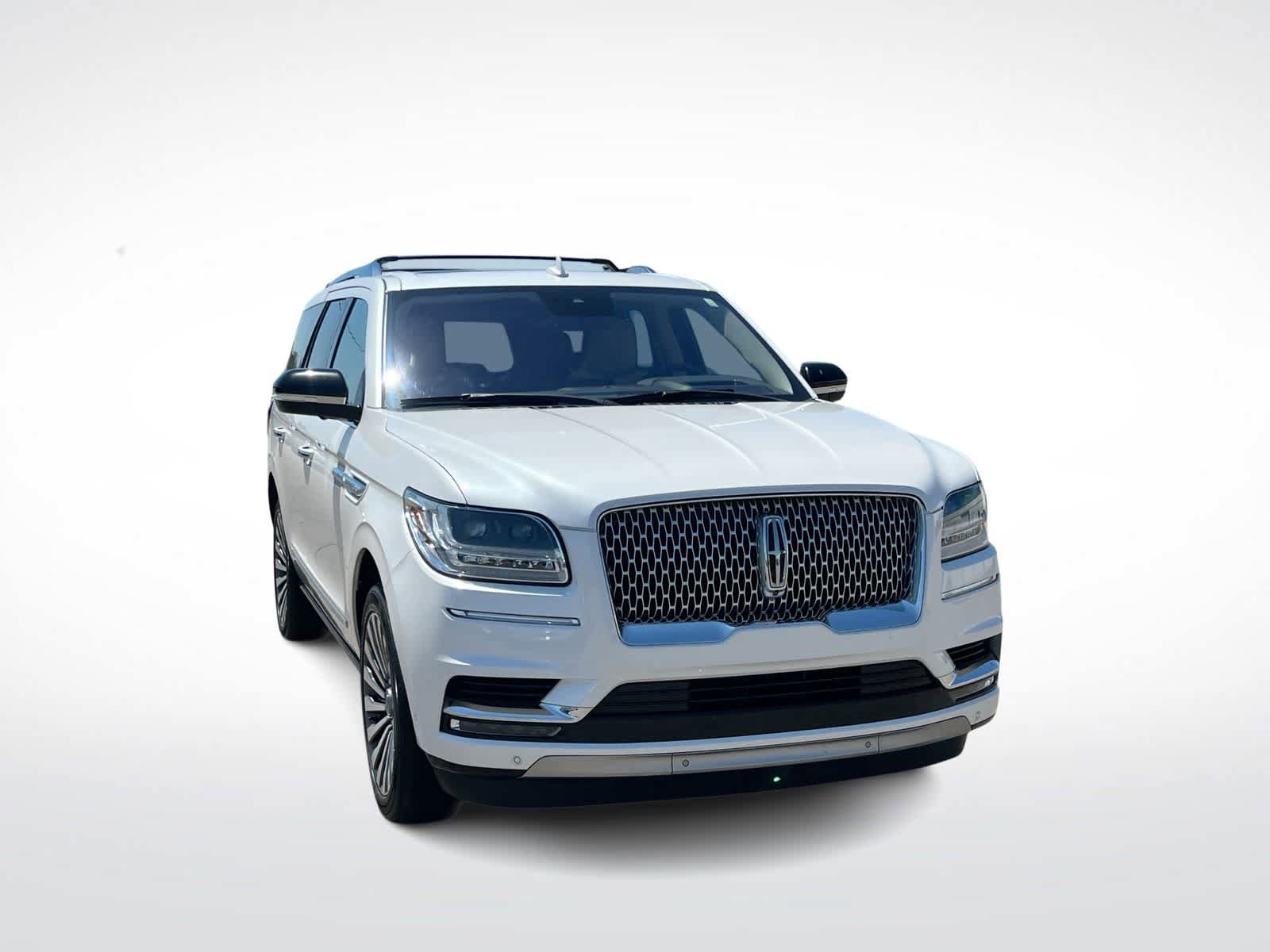 Used 2018 Lincoln Navigator Reserve w/ Technology Package AWD/4WD image 3