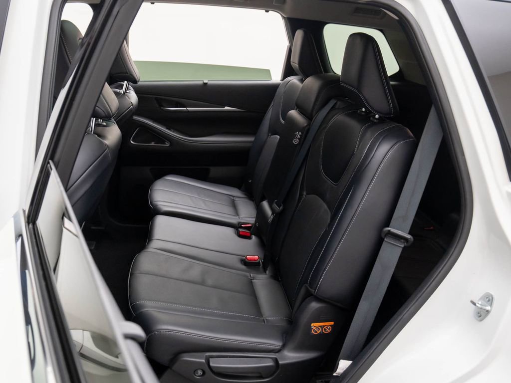 Used 2023 INFINITI QX60 Sensory w/ Cargo Package image 18