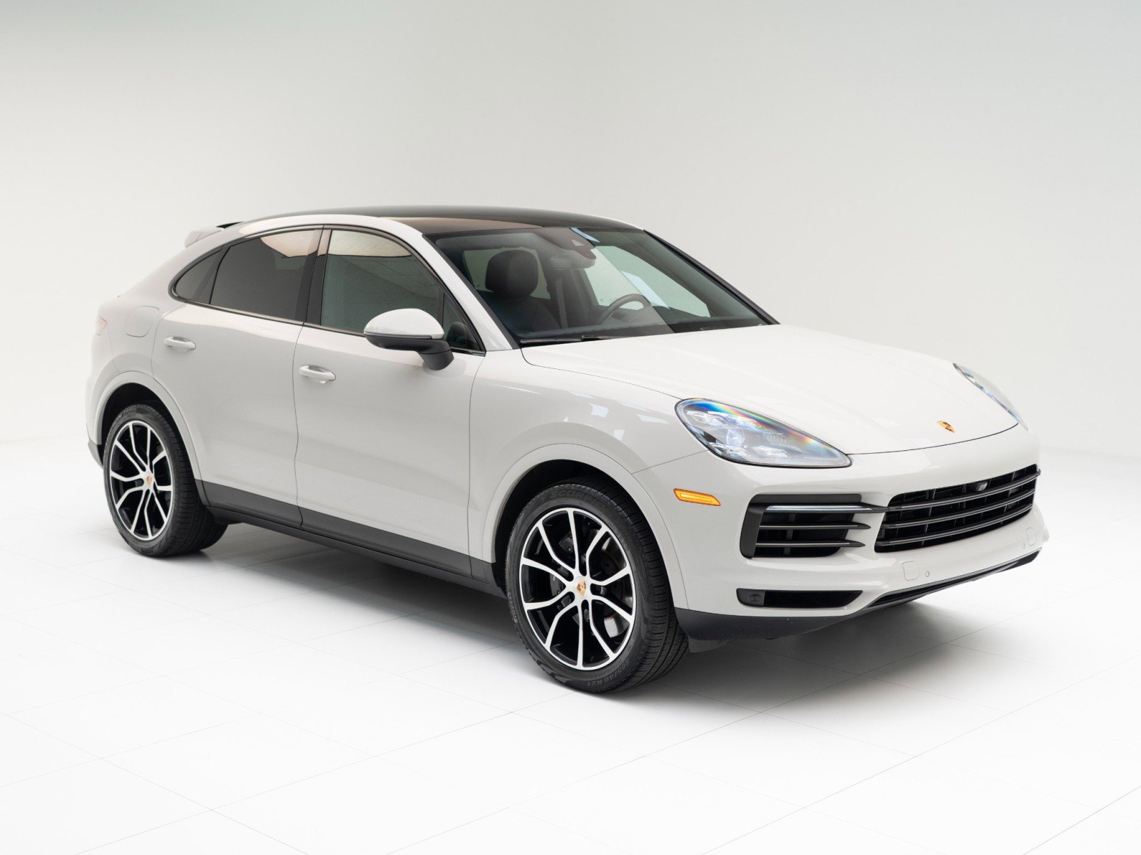 Certified 2022 Porsche Cayenne Platinum Edition image 7