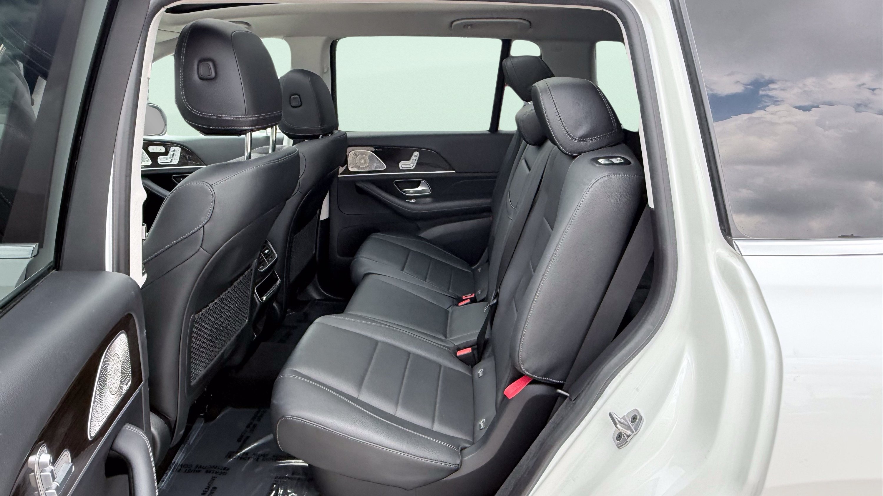 Used 2024 Mercedes-Benz GLS 450 4MATIC image 43