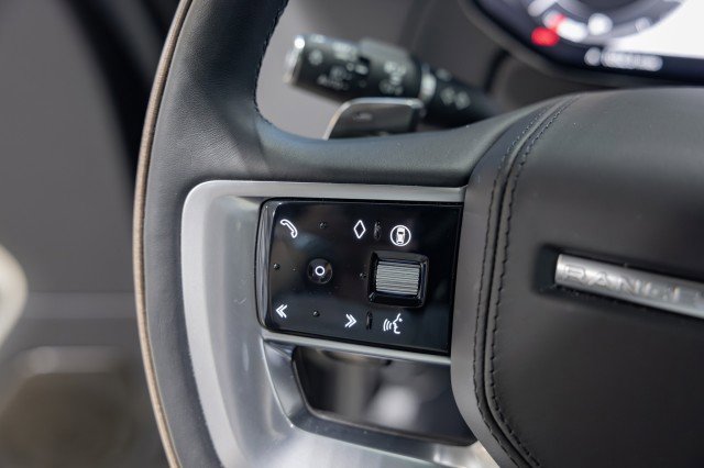 Used 2025 Land Rover Range Rover Autobiography image 31