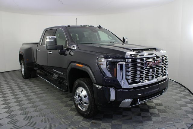 New 2026 GMC Sierra 3500 Denali w/ Denali Reserve Package image 31