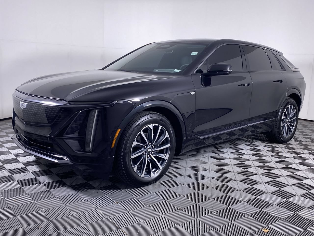 Certified 2024 Cadillac Lyriq Sport AWD/4WD image 17