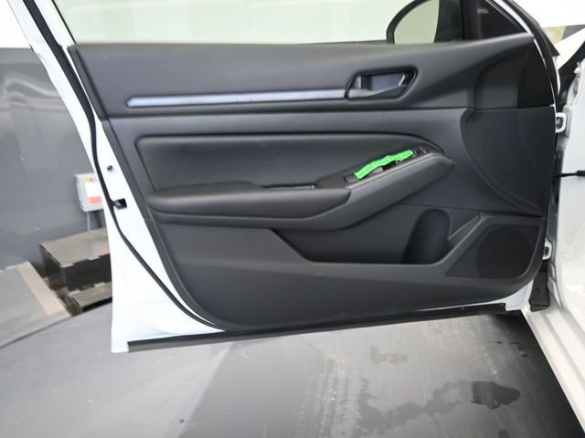 Used 2025 Nissan Altima 2.5 S FWD image 21