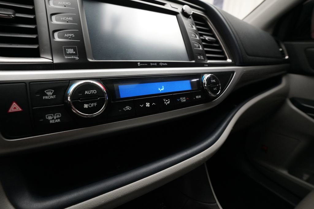 Used 2018 Toyota Highlander Limited Platinum image 21