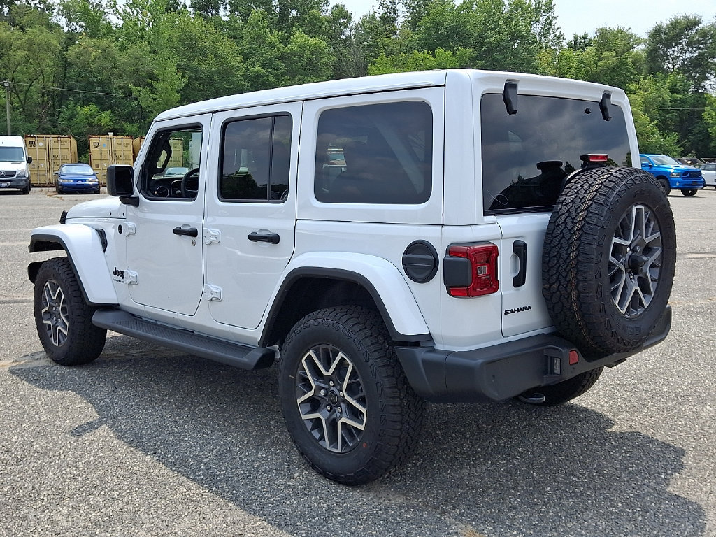 New 2026 Jeep Wrangler Unlimited Sahara AWD/4WD image 6