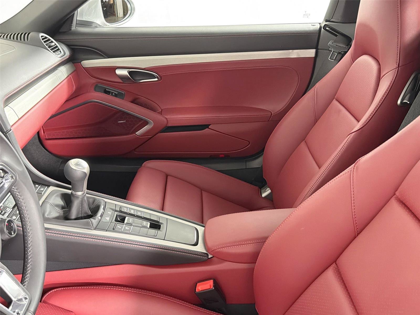 Certified 2025 Porsche 718 Boxster GTS RWD image 27