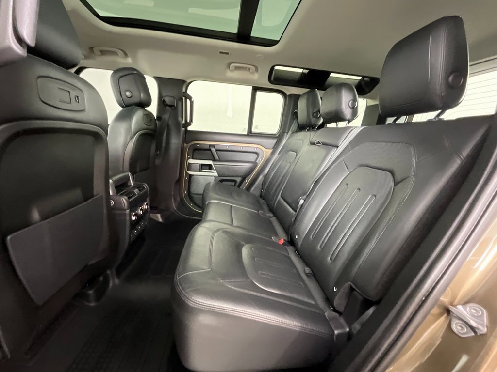 Used 2020 Land Rover Defender 110 HSE image 25