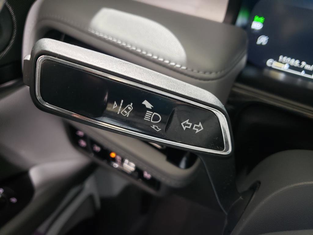 Used 2023 Lincoln Nautilus Reserve w/ Equipment Group 201A image 23