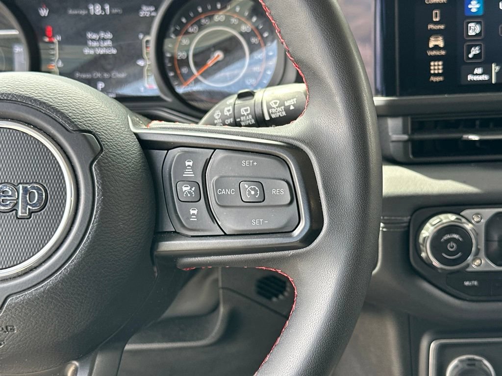 Used 2024 Jeep Wrangler Unlimited Rubicon AWD/4WD image 3