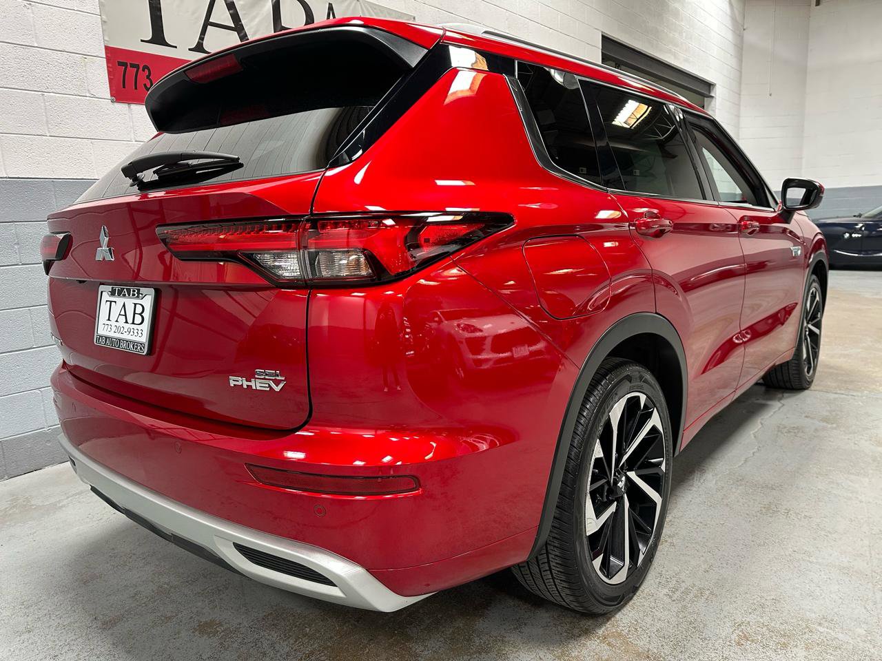 Used 2023 Mitsubishi Outlander SEL 40th Anniversary AWD/4WD image 3