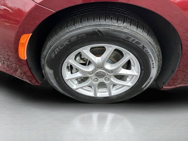 Used 2022 Chrysler Voyager LX image 9