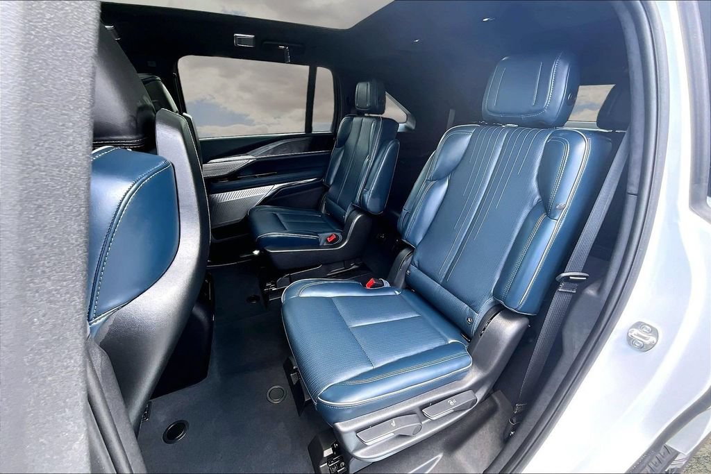 Used 2026 Cadillac Escalade IQ Luxury 2 AWD/4WD image 22