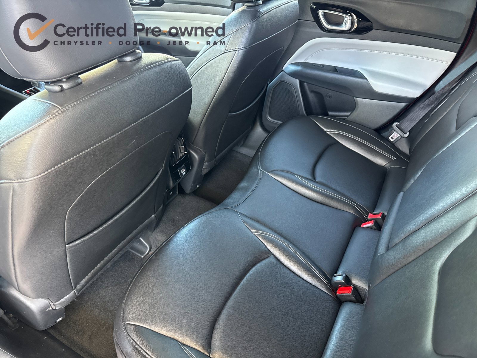 Used 2025 Jeep Compass Limited AWD/4WD image 13