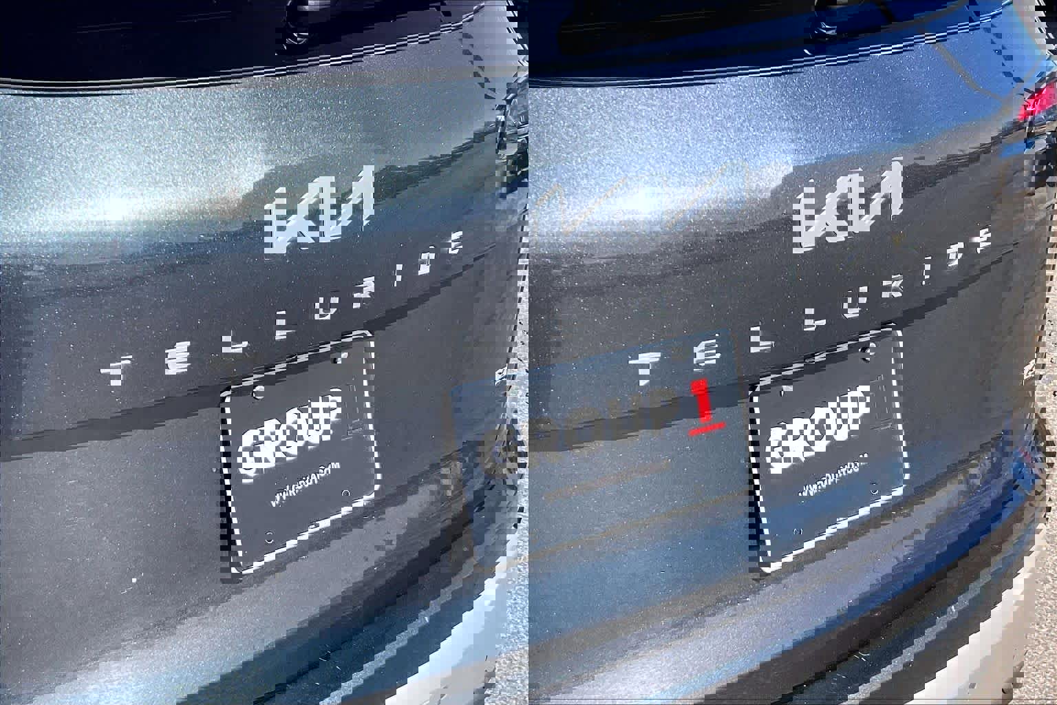 Used 2024 Kia Telluride EX w/ EX Captain's Chair Package image 31