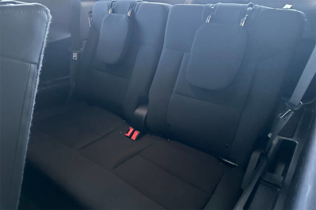 Used 2022 Ford Explorer XLT image 15