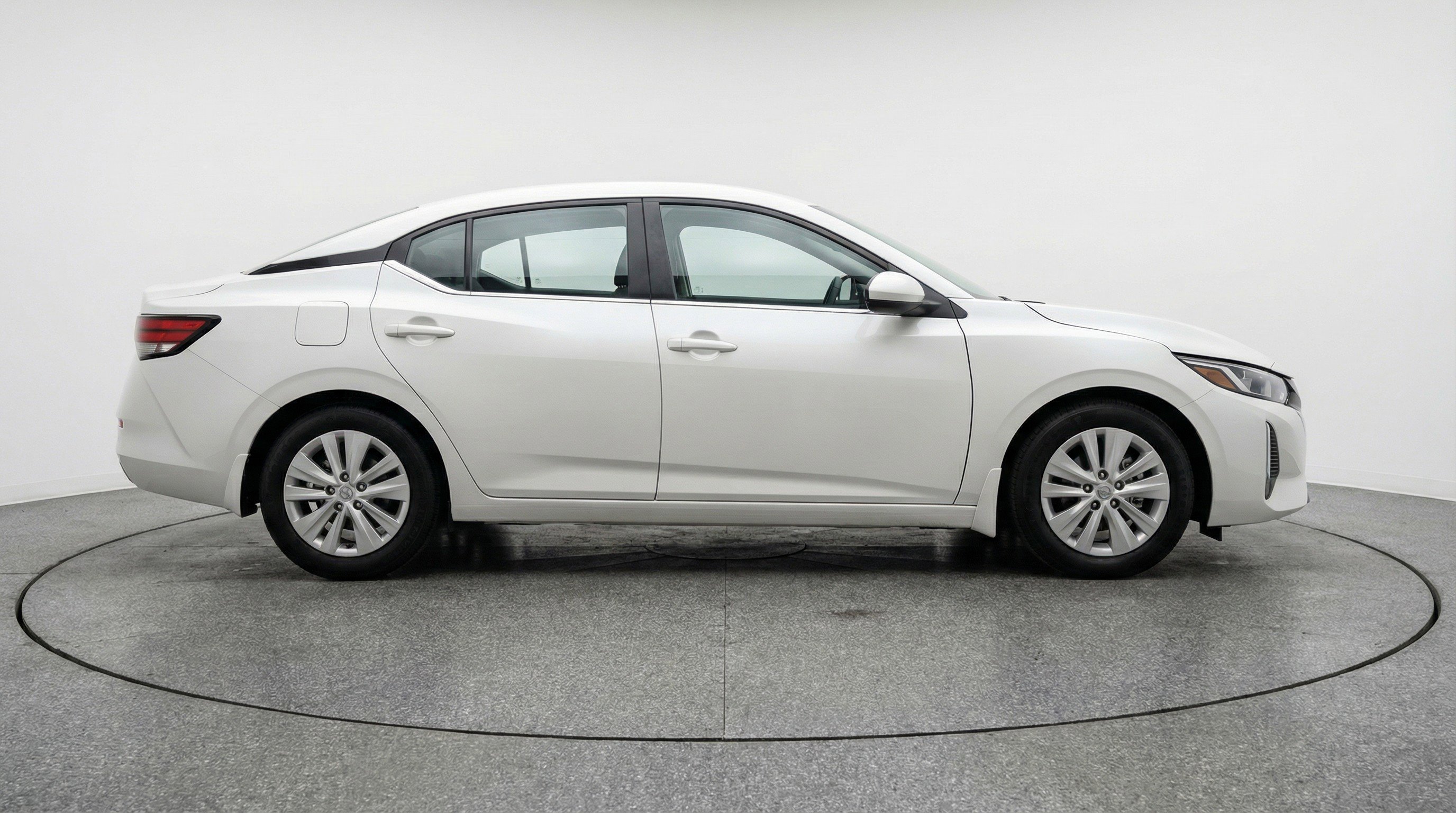 Used 2025 Nissan Sentra S image 11