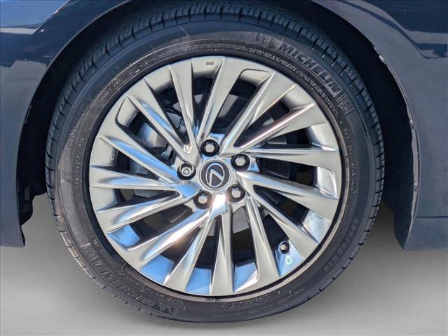 Used 2019 Lexus ES 350 Ultra Luxury w/ Accessory Package 2 FWD image 25