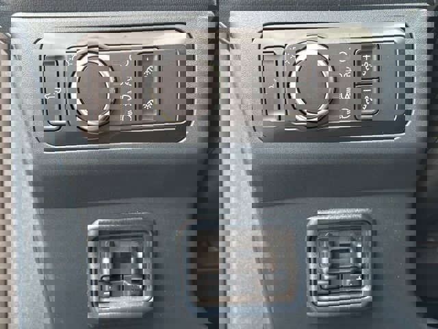 New 2025 Ford Maverick XLT w/ XLT Luxury Package image 13