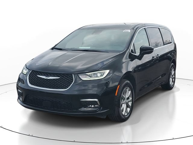 New 2026 Chrysler Pacifica Limited w/ Trailer Tow Group AWD/4WD image 2