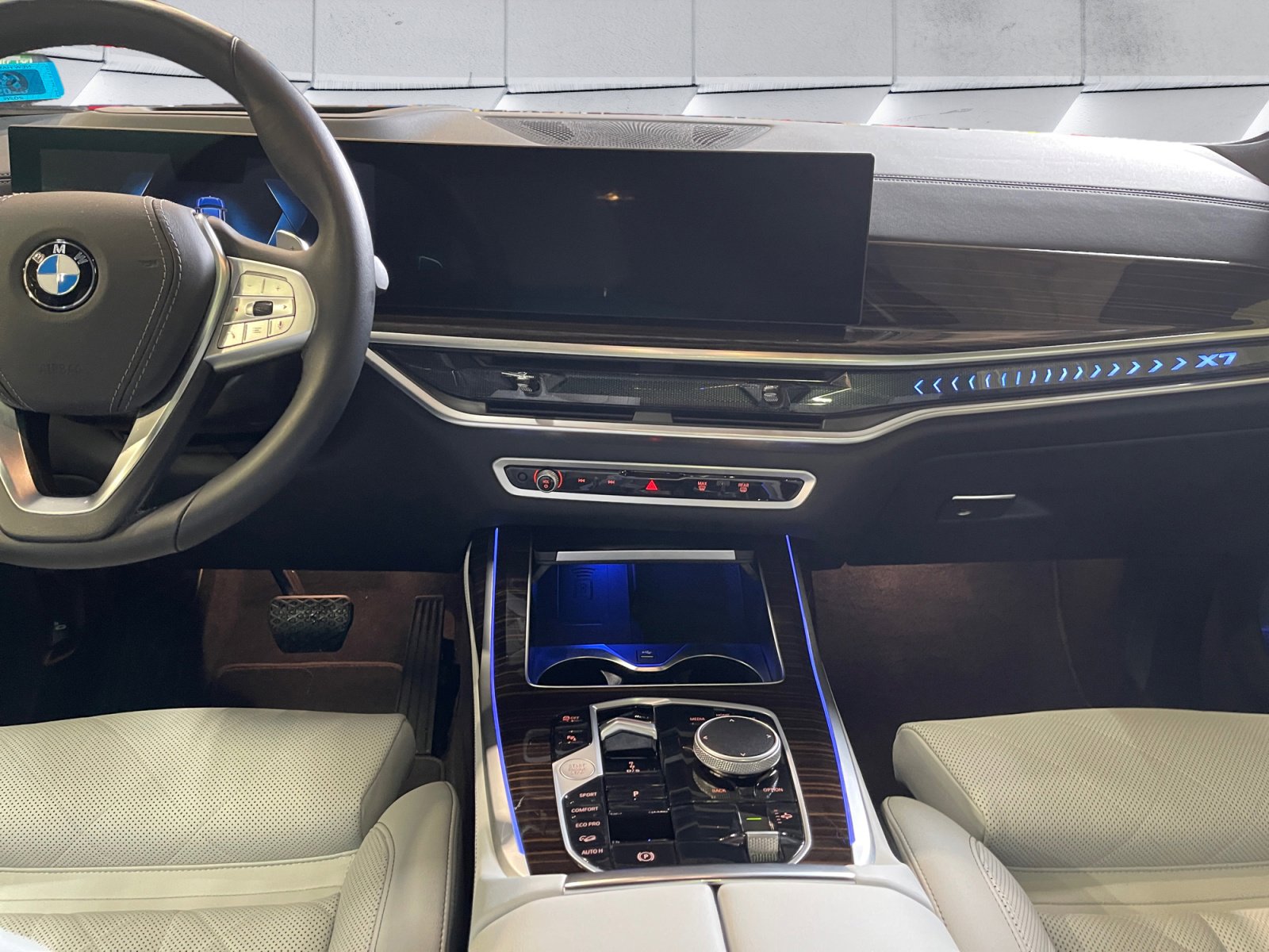Used 2025 BMW X7 xDrive40i image 11