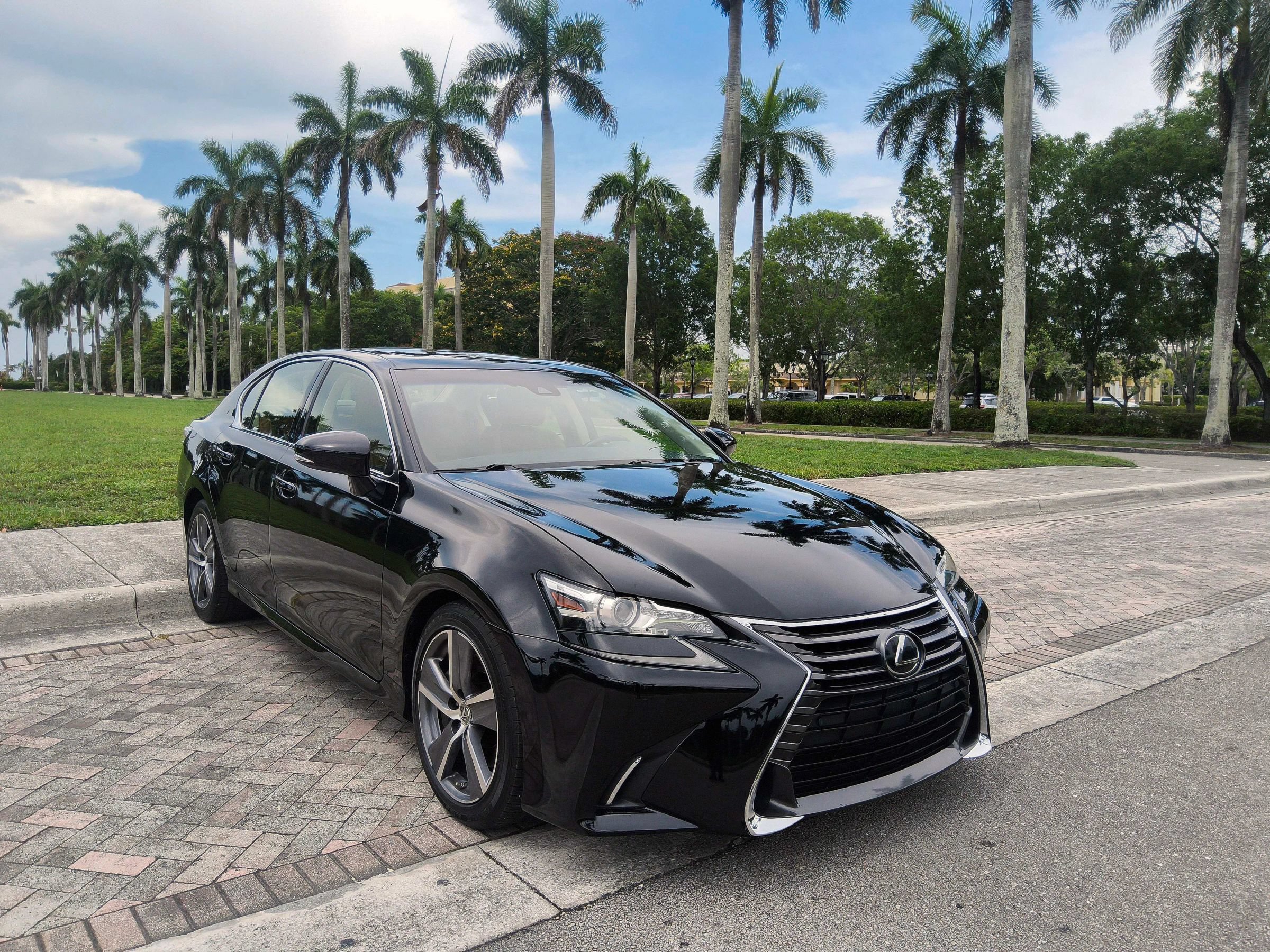 Used 2017 Lexus GS 350 w/ Preferred Accessory Package RWD image 1