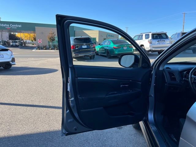 Used 2016 Mitsubishi Outlander Sport ES FWD image 27