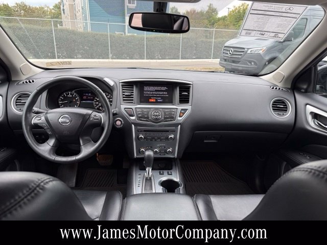 Used 2017 Nissan Pathfinder SL w/ SL Premium Package AWD/4WD image 17