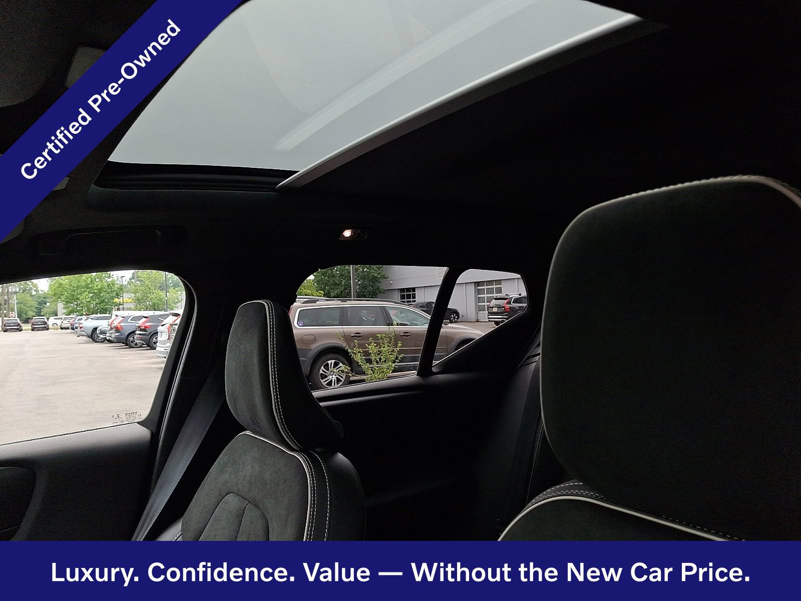 Certified 2022 Volvo XC40 T5 R-Design w/ Advanced Package AWD/4WD image 15