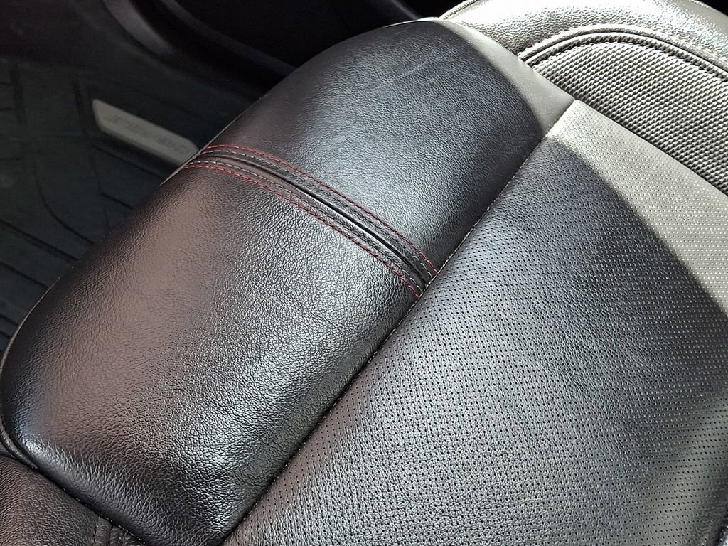 Used 2022 Chevrolet Traverse RS w/ LPO, Floor Liner Package AWD/4WD image 27