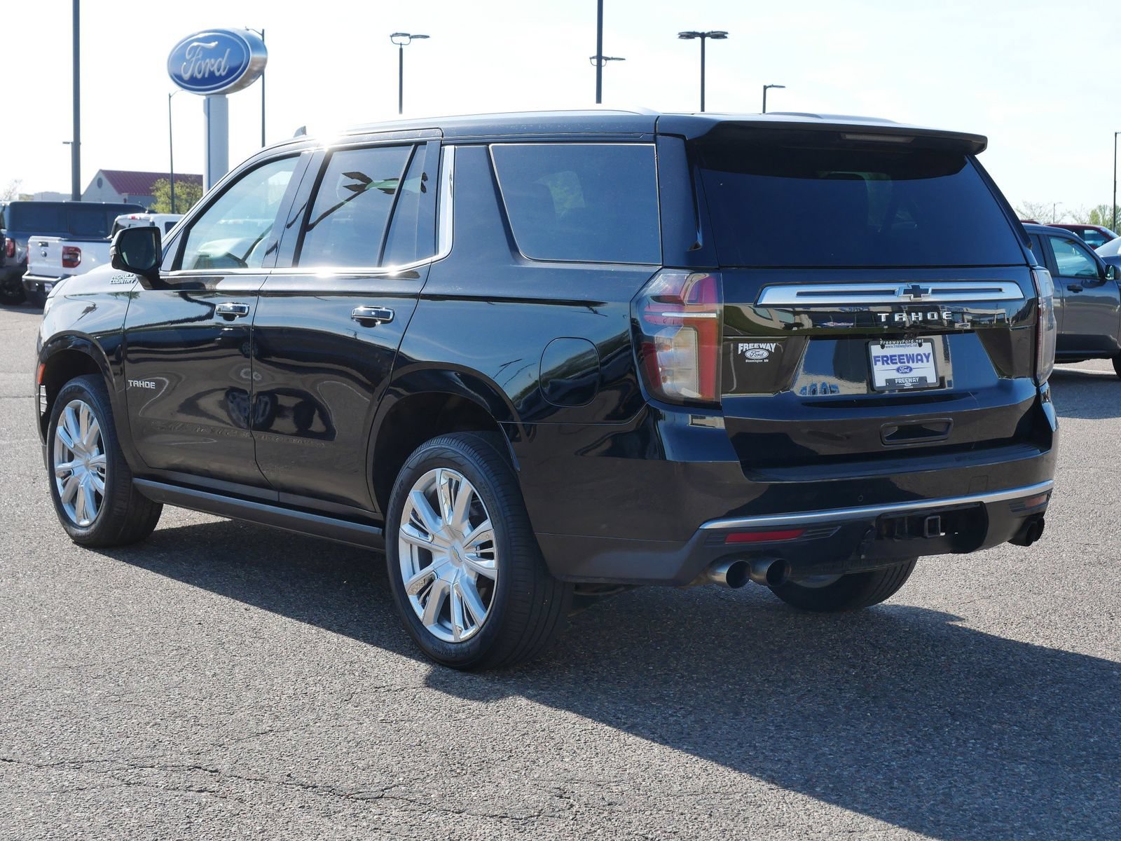 Used 2021 Chevrolet Tahoe High Country AWD/4WD image 3