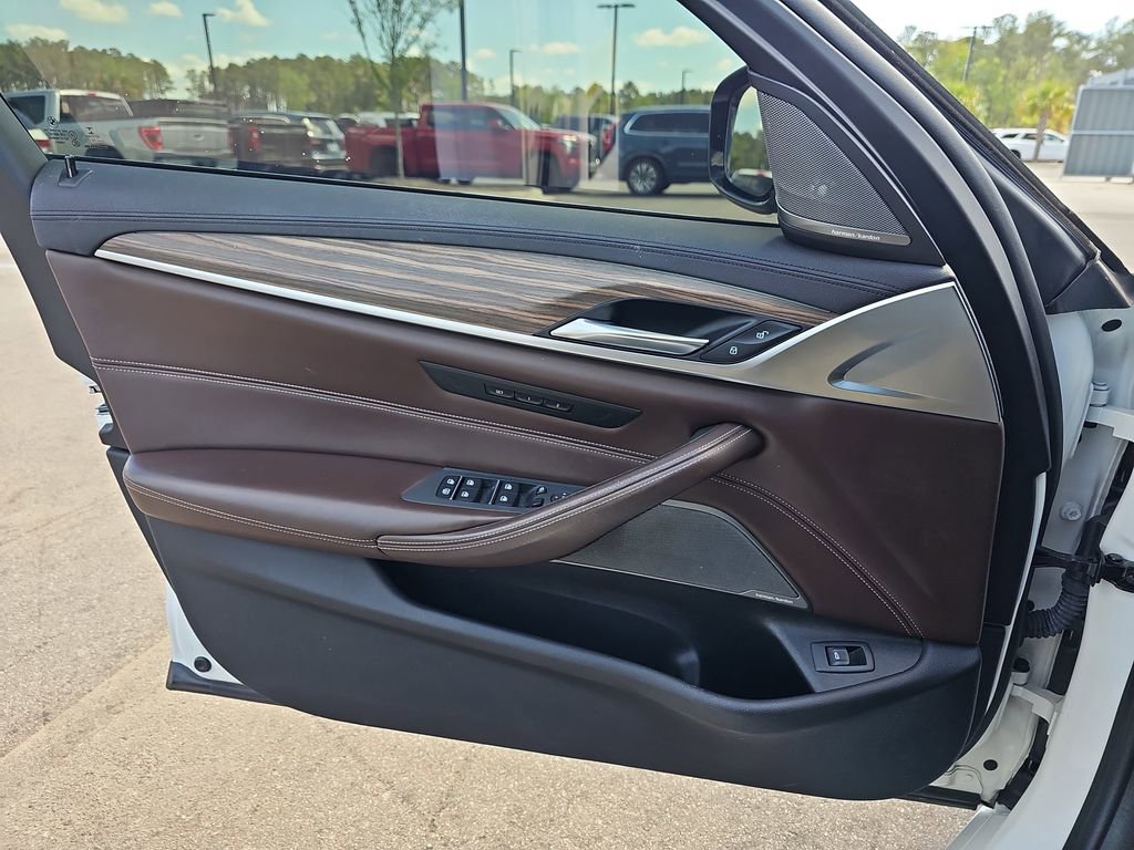 Used 2019 BMW M550i xDrive w/ Premium Package image 30