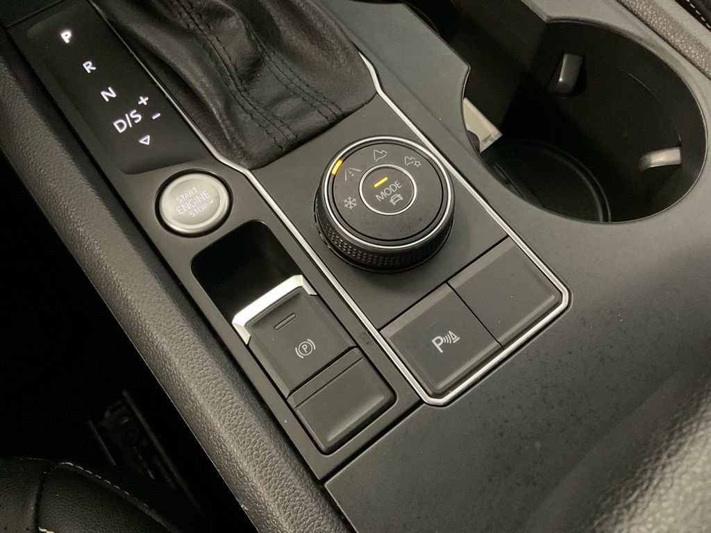 Used 2021 Volkswagen Atlas SE w/ Panoramic Sunroof Package image 17