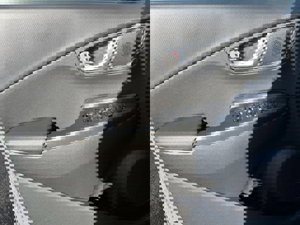 Used 2023 Hyundai Kona Limited image 22