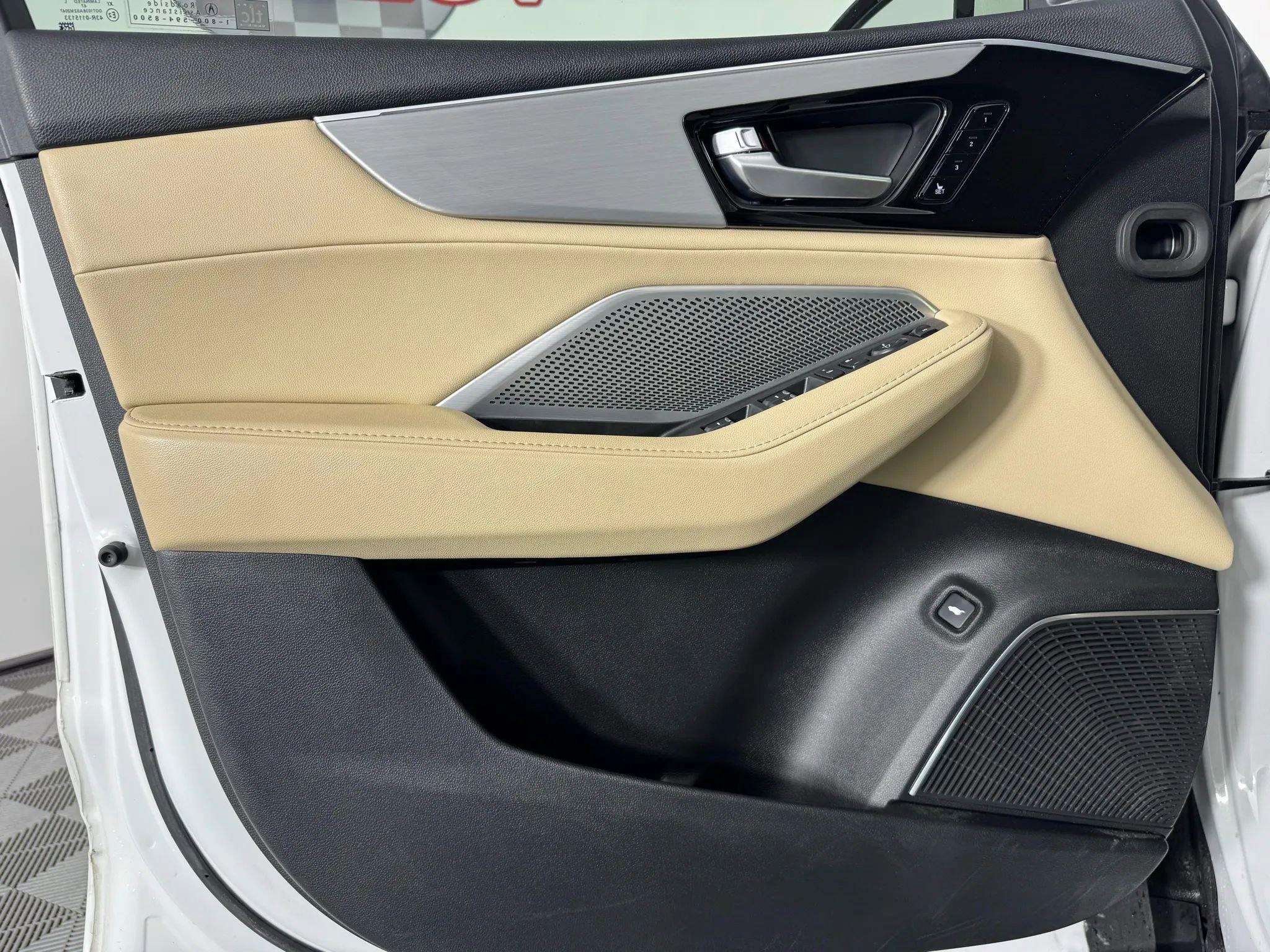 Used 2022 Acura MDX SH-AWD image 44