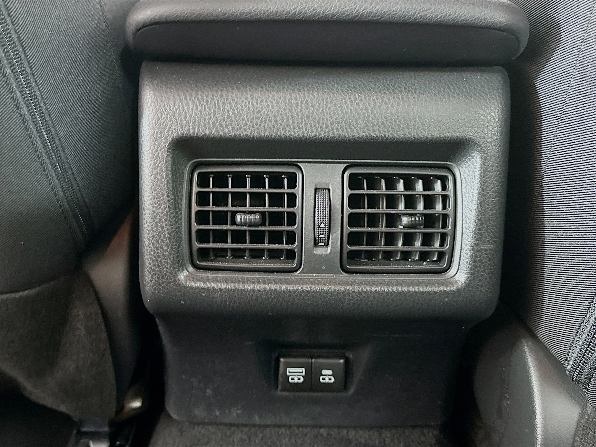 Used 2025 Toyota Camry LE image 28