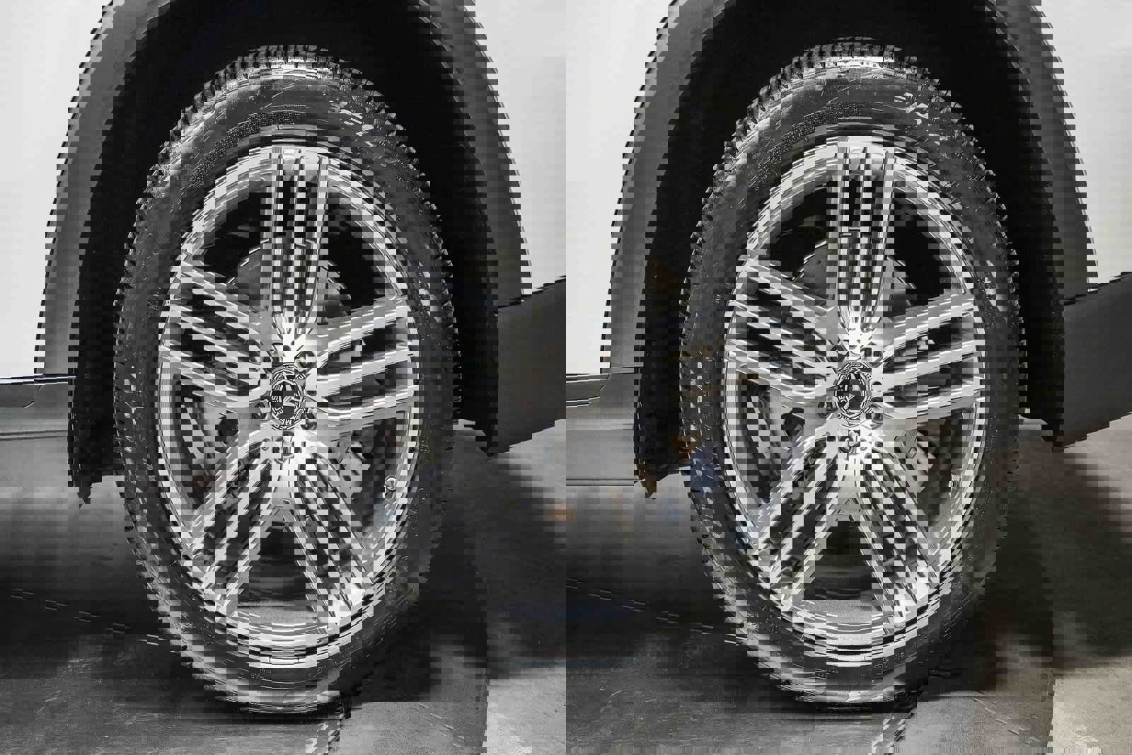 Used 2025 Mercedes-Benz GLS 450 4MATIC image 10