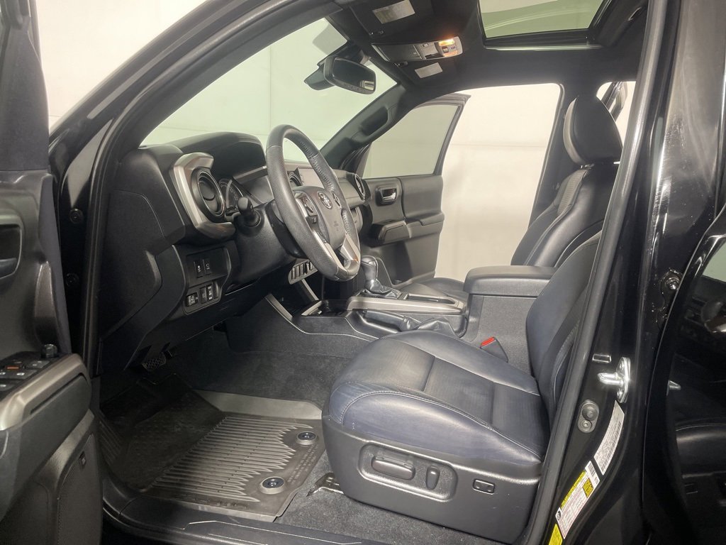 Used 2023 Toyota Tacoma Limited image 9