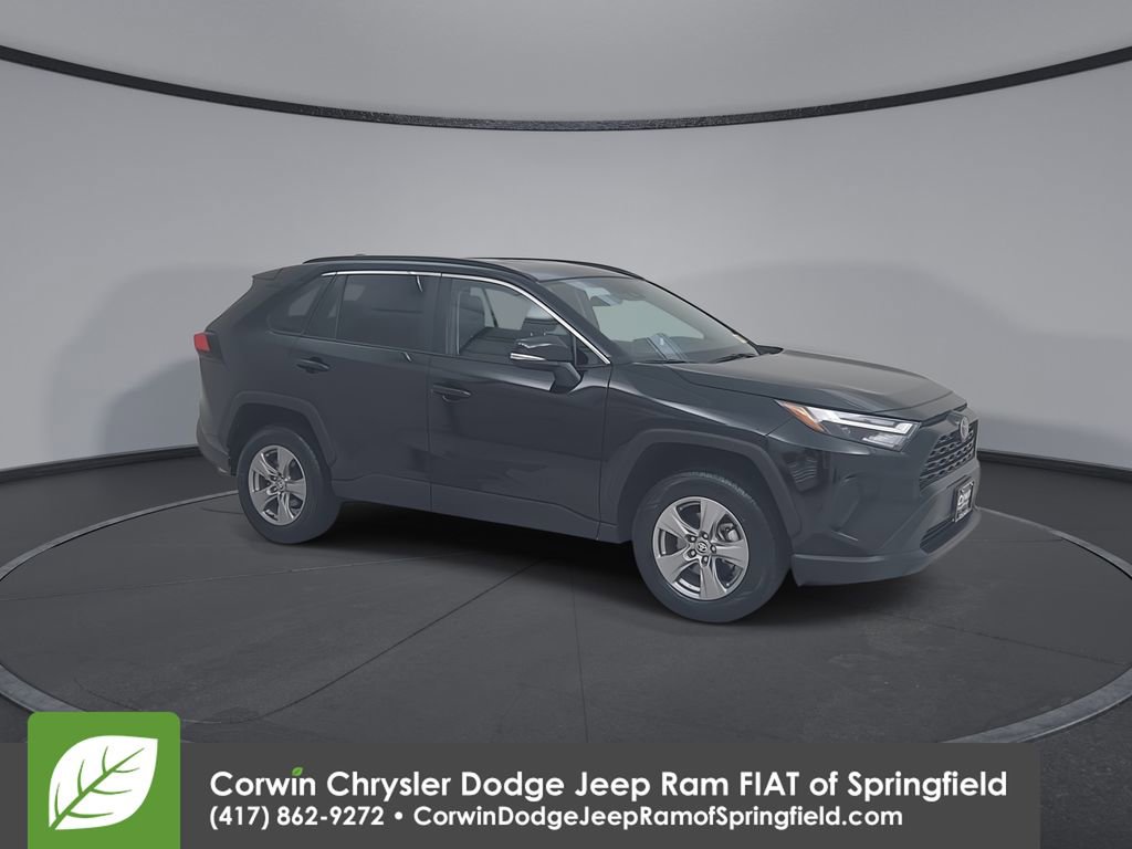 Used 2025 Toyota RAV4 XLE image 2