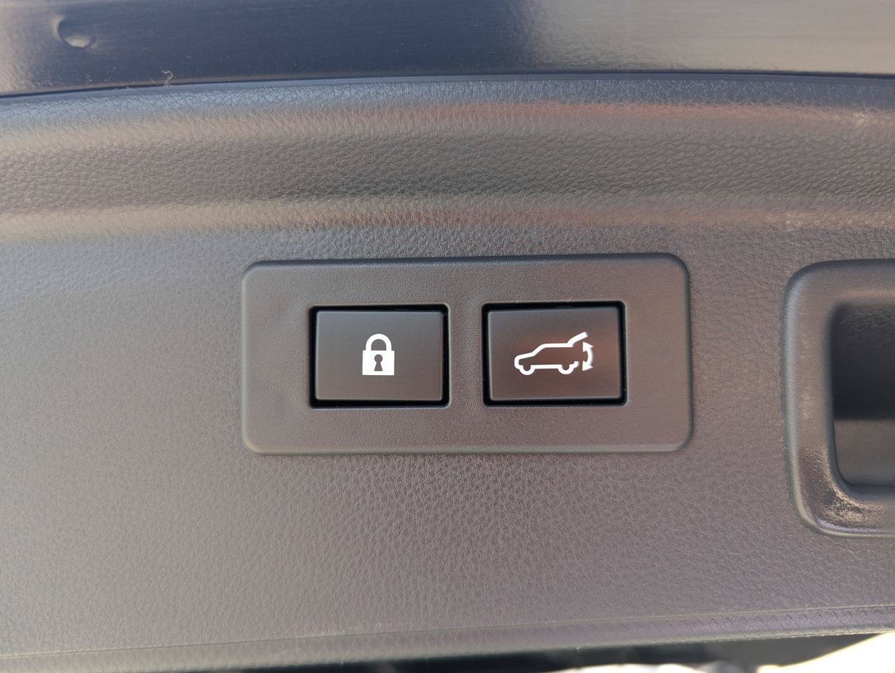 Used 2023 Subaru Forester Premium AWD/4WD image 31