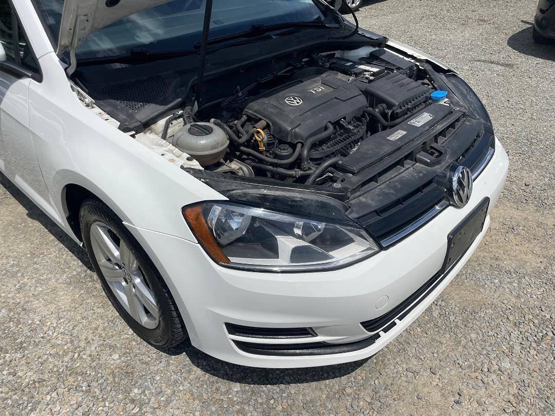 Used 2017 Volkswagen Golf SE FWD image 26