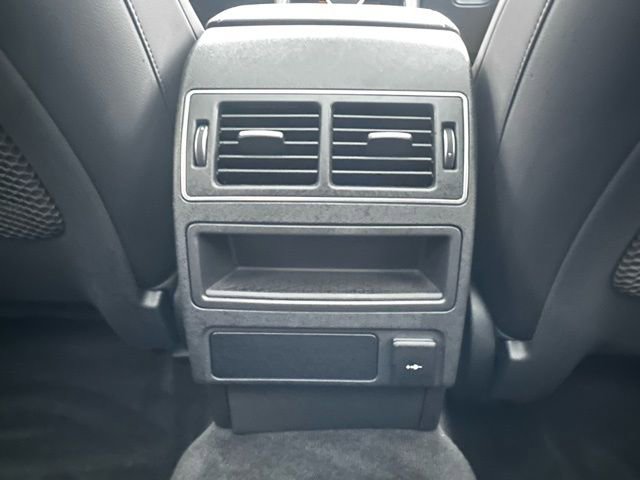 Used 2023 Jaguar F-PACE image 24