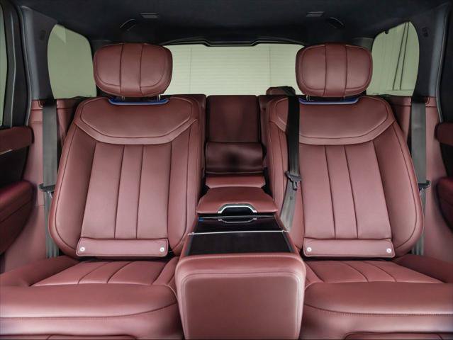 New 2026 Land Rover Range Rover Long Wheelbase Autobiography AWD/4WD image 18