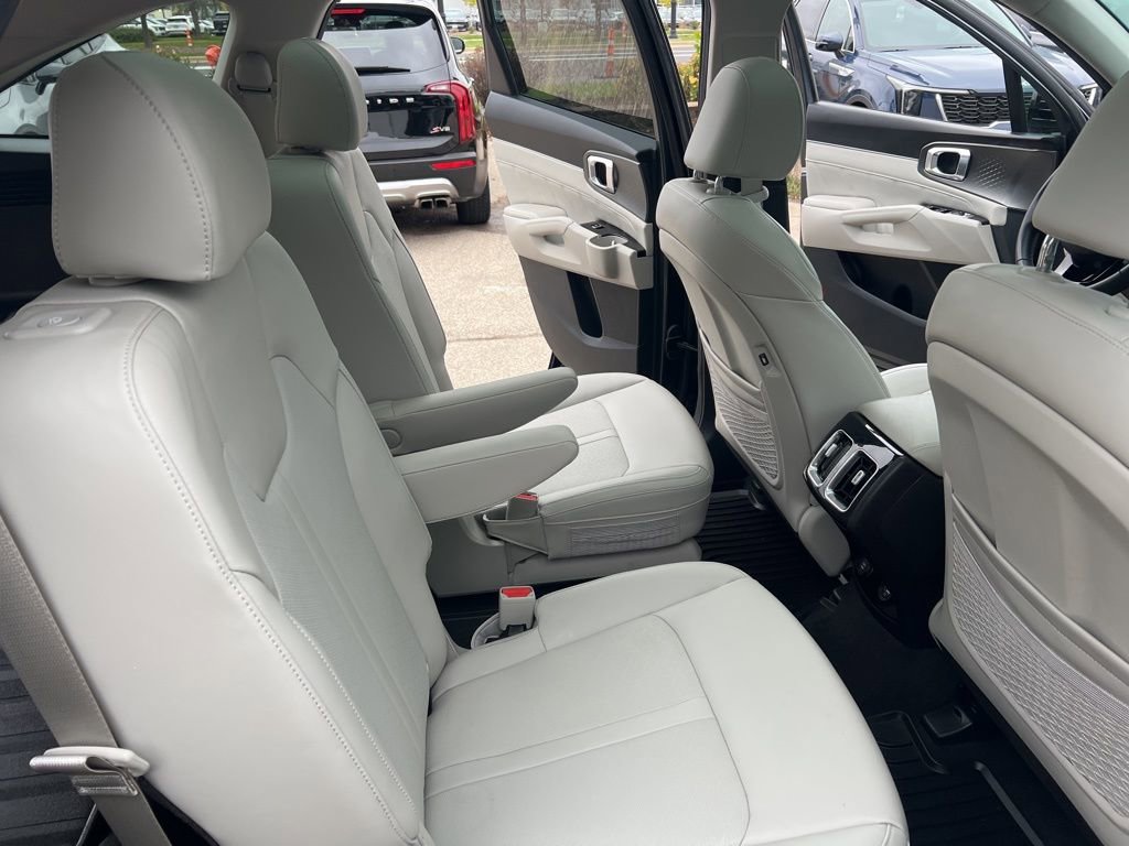 Used 2023 Kia Sorento SX image 15