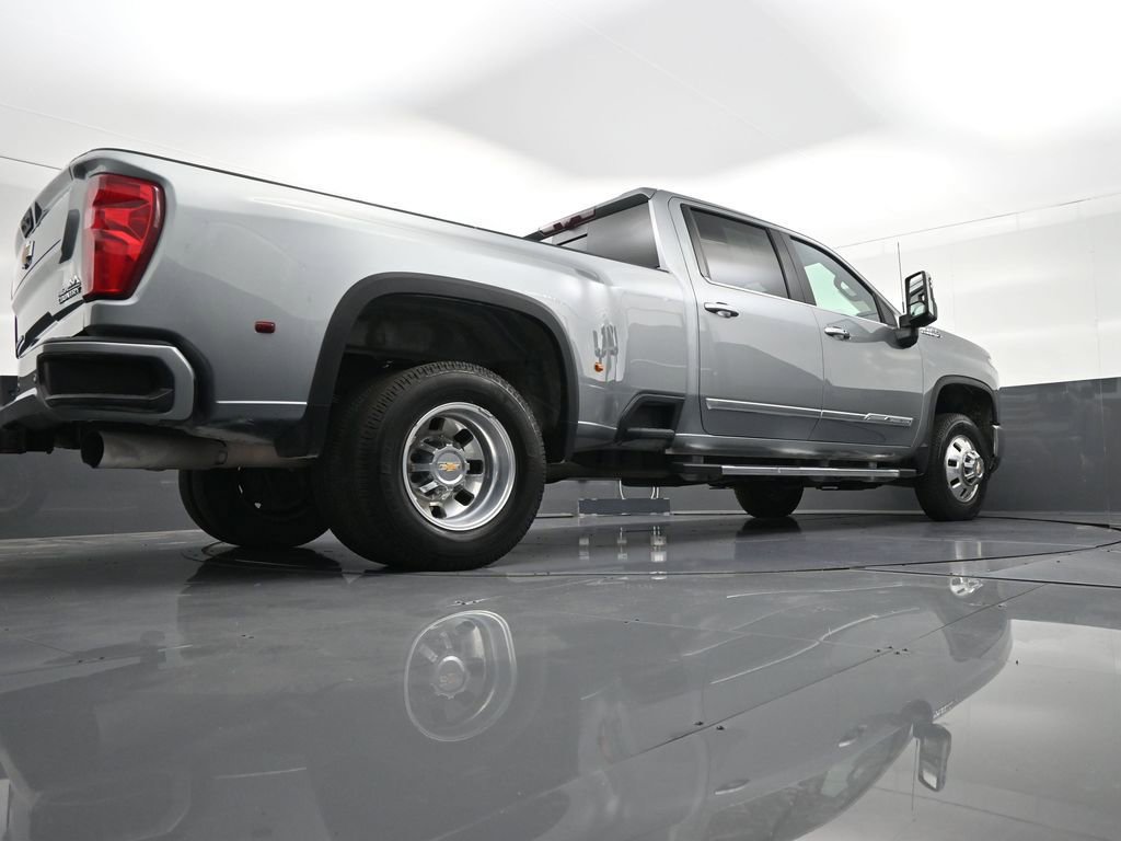 Used 2025 Chevrolet Silverado 3500 High Country w/ High Country Premium Package image 28