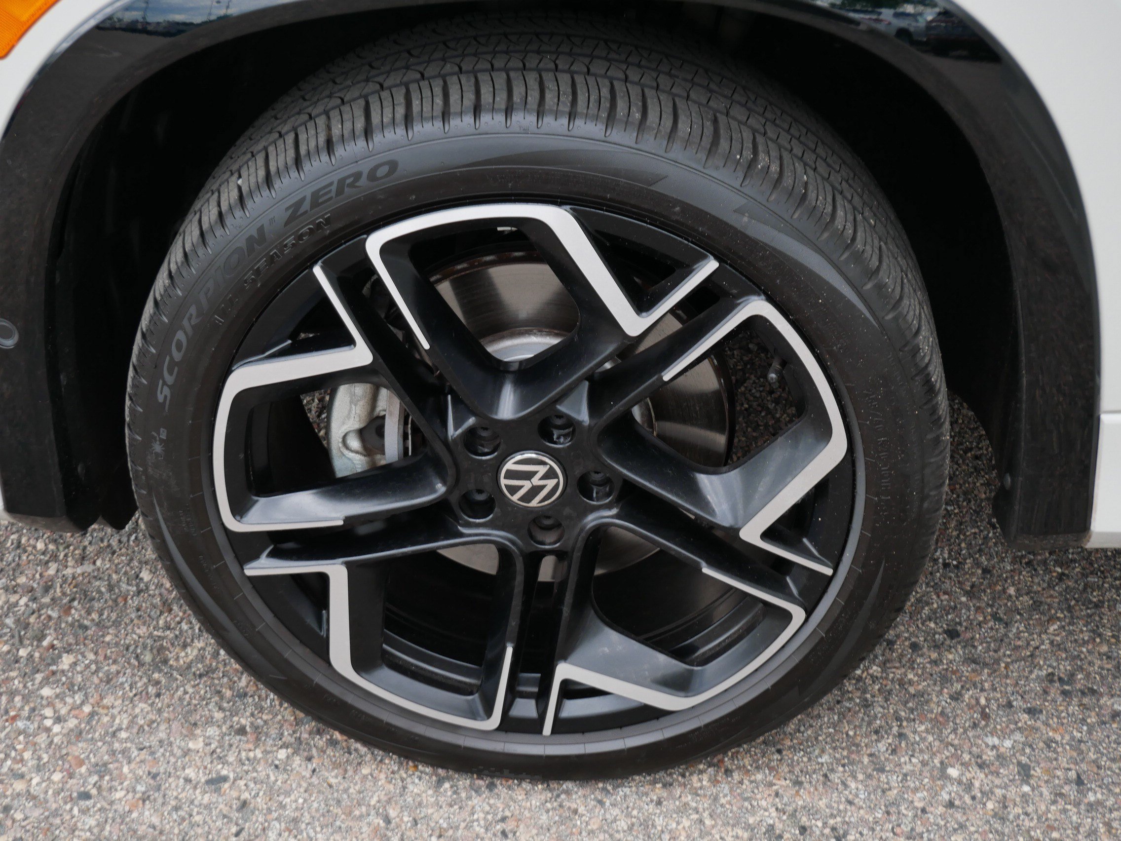 Certified 2025 Volkswagen Tiguan SEL R-Line AWD/4WD image 15