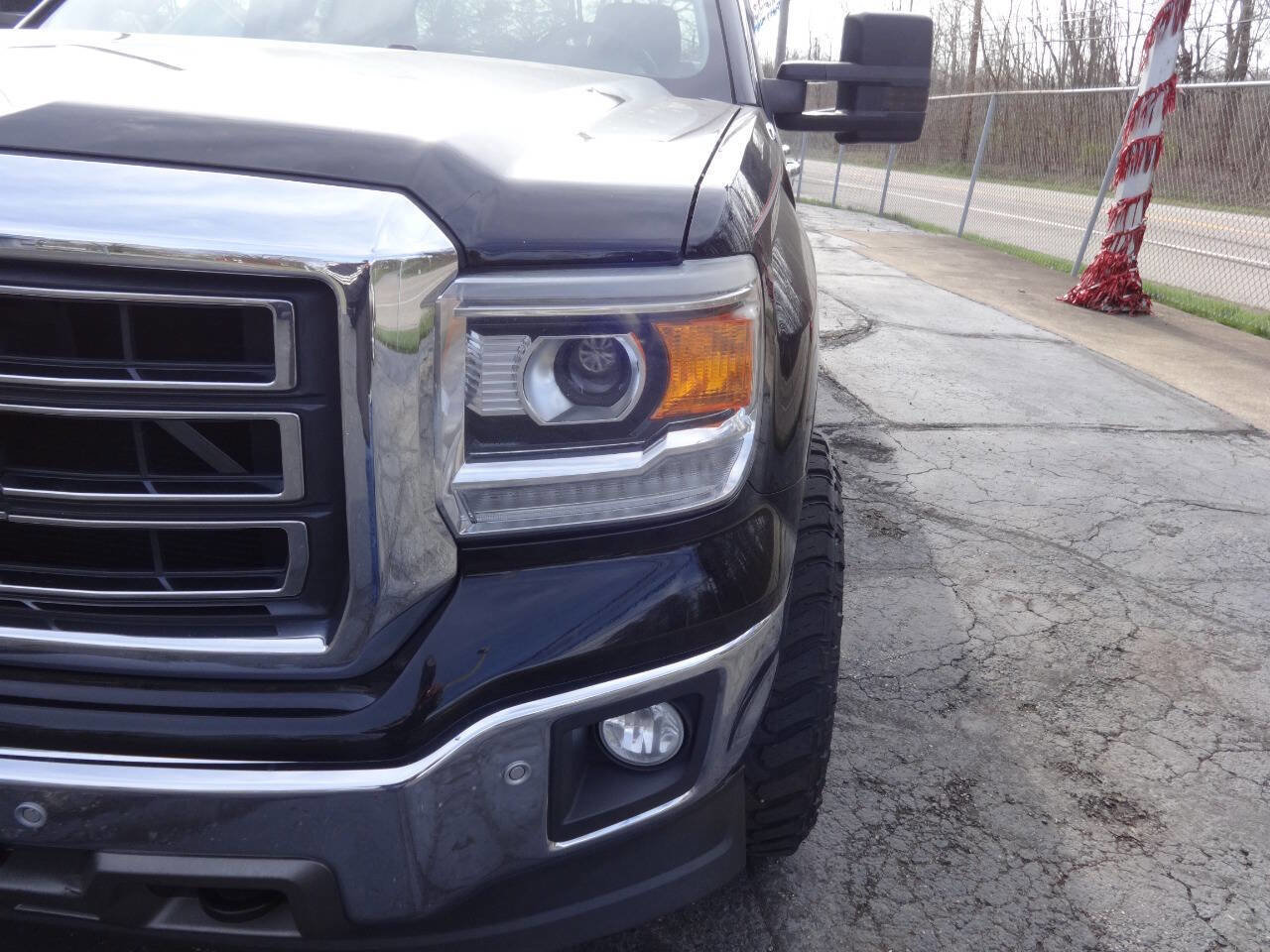 Used 2014 GMC Sierra 1500 SLT w/ SLT Crew Cab Value Package image 4